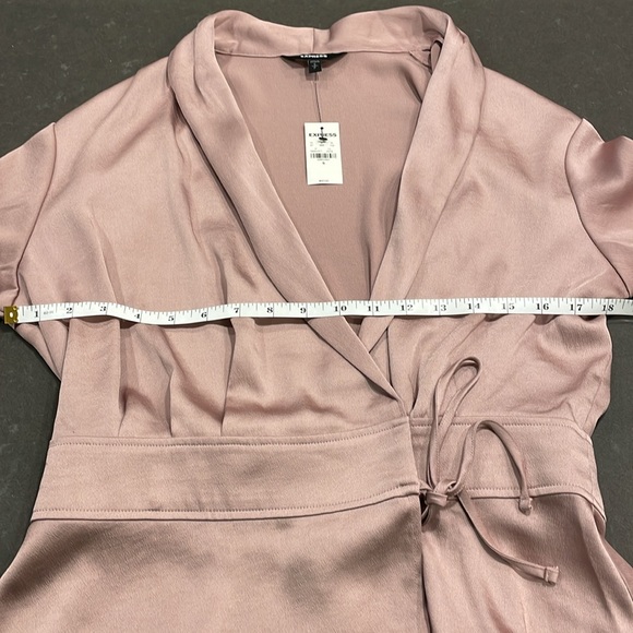 Express V-Neck Long Sleeve Wrap Top Light Mauve Small NWT - Picture 11 of 14
